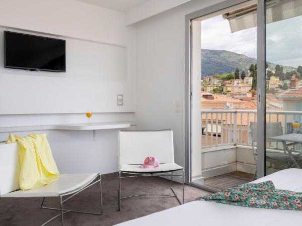 Ibis Styles Menton Centre : photo 1 de la chambre suite familiale standard