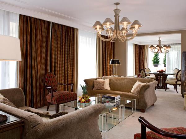 Warwick Paris (Former Warwick Champs-Elysees) : photo 3 de la chambre suite présidentielle