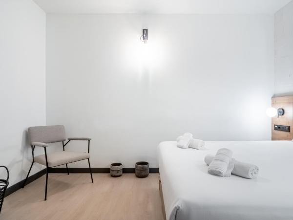 limehome Madrid Calle de la Madera - Digital Access : photo 9 de la chambre studio m avec canapé-lit