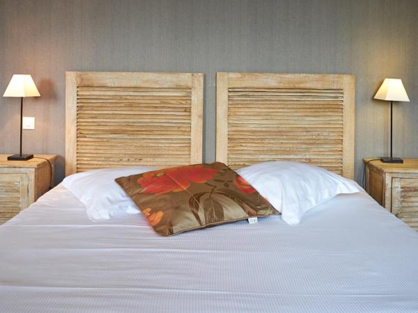 Almoria Hôtel & SPA : photo 5 de la chambre chambre avec salon (2 adultes + 2 enfants) - vue sur rue