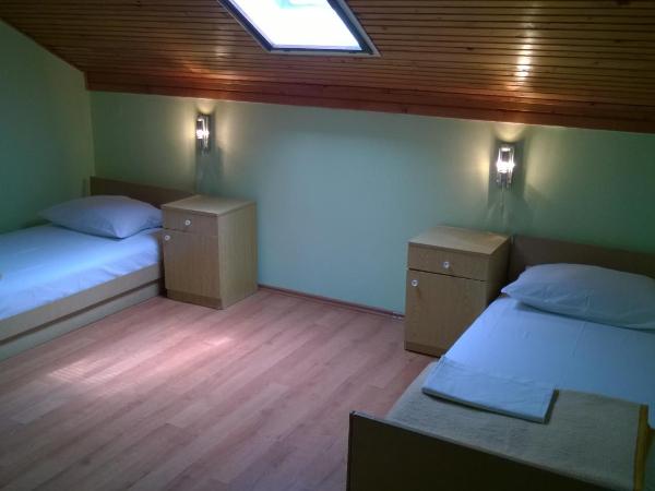 Rooms & Apartments Blue Beach : photo 2 de la chambre appartement 4 chambres