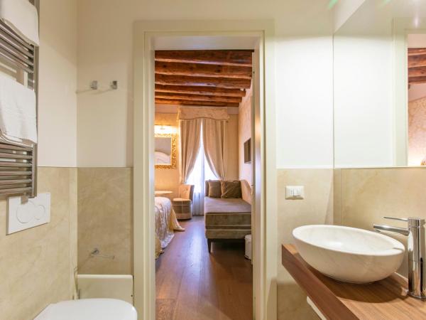 B&B Patatina : photo 10 de la chambre chambre triple confort avec douche