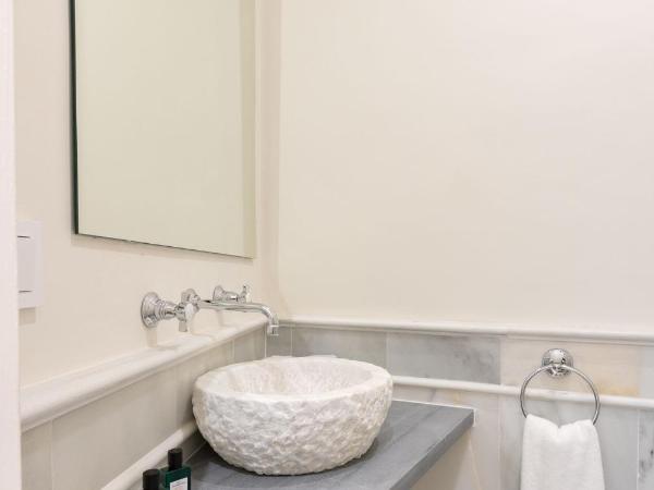 Real Casa de la Moneda Deluxe Apartments : photo 7 de la chambre appartement en duplex