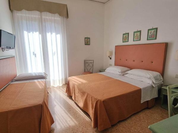 Hotel Girasole : photo 5 de la chambre chambre triple