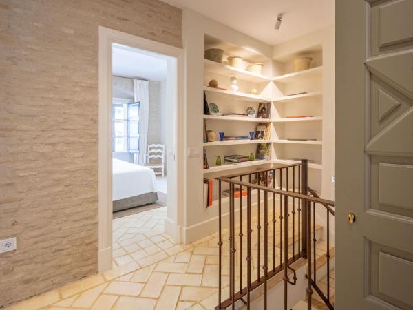 Real Casa de la Moneda Deluxe Apartments : photo 3 de la chambre appartement en duplex