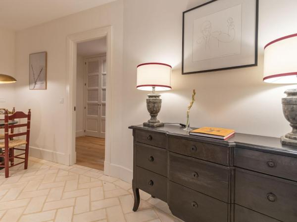 Real Casa de la Moneda Deluxe Apartments : photo 8 de la chambre studio