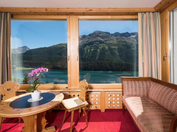 Chesa Languard : photo 3 de la chambre chambre double – vue sur lac