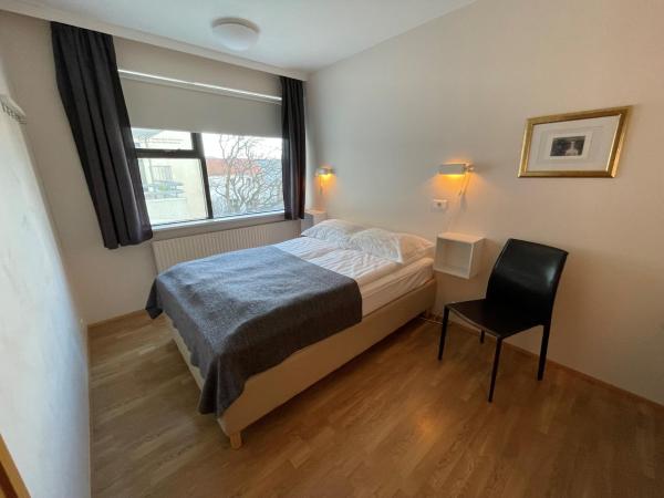 Guesthouse Sunna : photo 5 de la chambre chambre double basique avec salle de bains commune