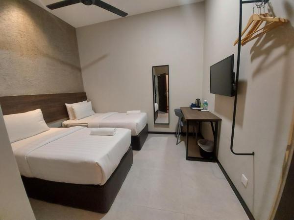 MIICO Hotel @ Mount Austin : photo 2 de la chambre chambre lits jumeaux