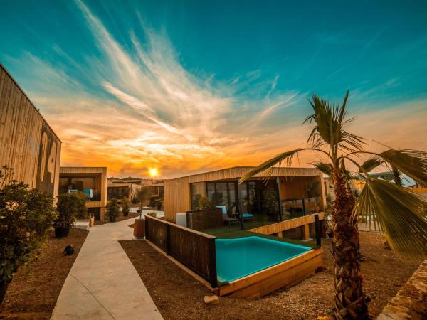 Noa Glamping Resort : photo 2 de la chambre villa noa - fête sur plage