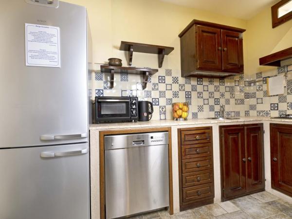 Borgo Grondaie : photo 6 de la chambre appartement chambre double + canapé-lit (4 adultes)