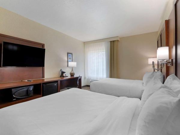 Comfort Inn & Suites Near Six Flags & Medical Center : photo 5 de la chambre chambre 2 lits queen-size - non-fumeurs