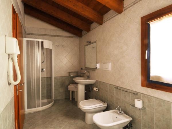 Locanda Baraca : photo 1 de la chambre suite lit king-size avec baignoire spa