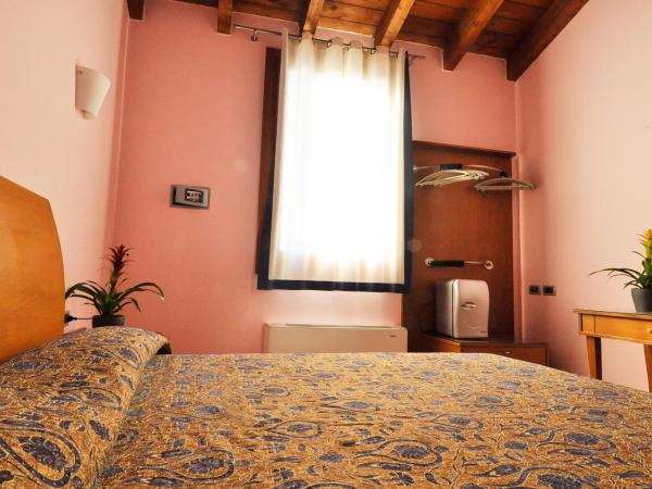 Locanda Baraca : photo 4 de la chambre suite lit king-size avec baignoire spa