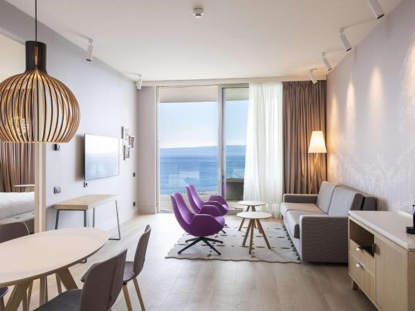 Radisson Blu Resort & Spa : photo 3 de la chambre suite premium avec terrasse - vue sur mer