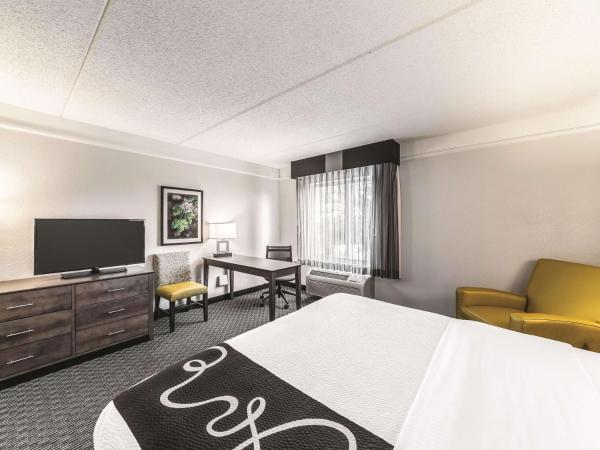 La Quinta by Wyndham Austin Airport : photo 3 de la chambre chambre lit king-size