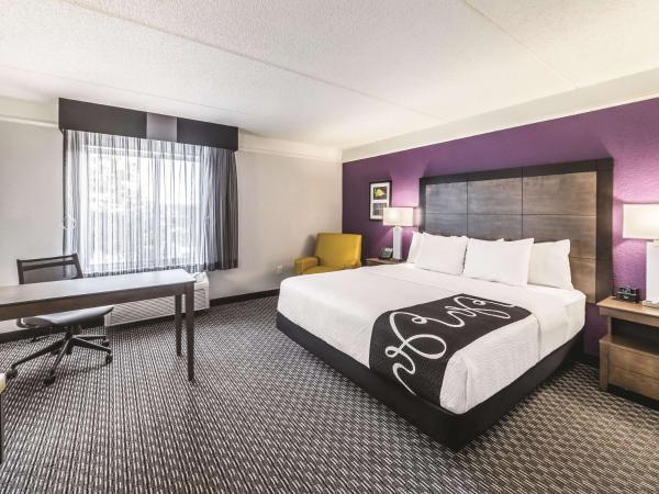 La Quinta by Wyndham Austin Airport : photo 1 de la chambre chambre lit king-size