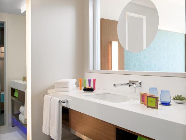 LUMA Hotel San Francisco - #1 Hottest New Hotel in the US 2023 : photo 4 de la chambre chambre lit king-size premier