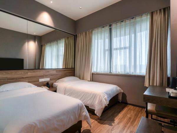 有集城市客栈锦绣中华店Unijoy Cityinn Splendid China Shenzhen : photo 3 de la chambre chambre lits jumeaux avec vue