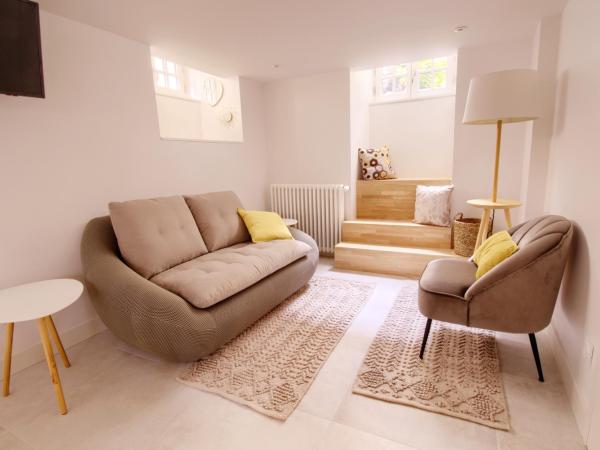 LES CORDERIES : photo 1 de la chambre chambre lit queen-size avec baignoire spa