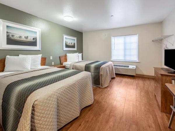 HomeTowne Studios by Red Roof Columbus : photo 3 de la chambre studio room with two double beds non-smoking