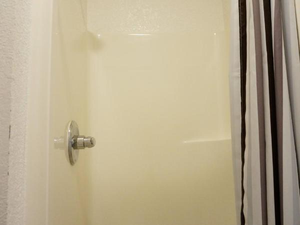 Orange Village Hostel : photo 1 de la chambre lit simple dans dortoir femmes - salle de bains privative