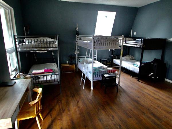 The Parkdale Hostellerie : photo 2 de la chambre lit dans dortoir mixte de 8 lits