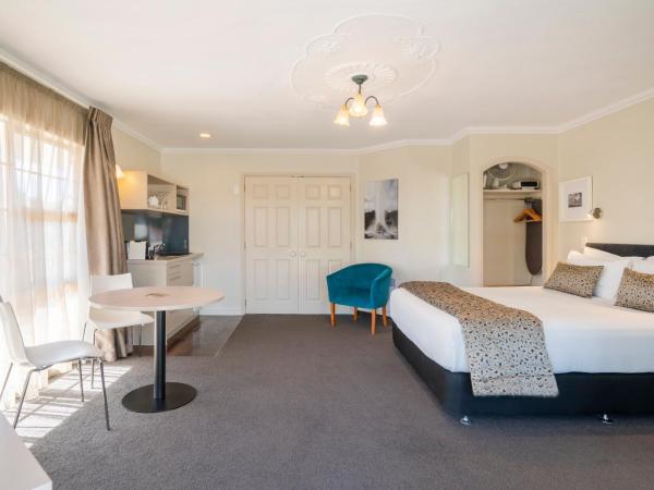 Silver Fern Rotorua Suites & Spa : photo 1 de la chambre inter connecting family suite with spa pools