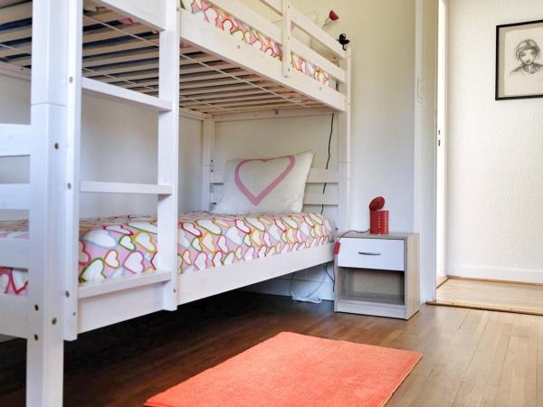 Lindo Lugar - just a 7 minute walk from the airport : photo 2 de la chambre chambre double standard