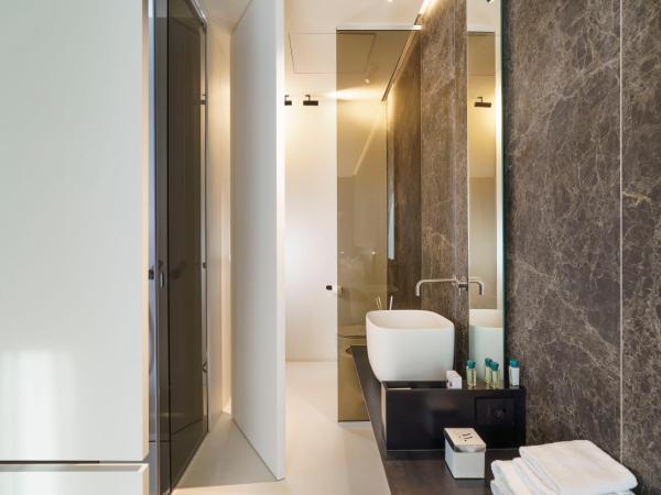 Meo Design Suites & Spa : photo 10 de la chambre chambre double avec balcon