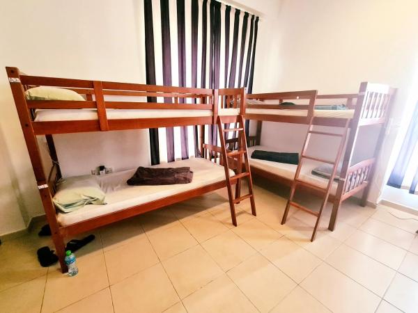 DXB Backpackers : photo 5 de la chambre lit dans dortoir mixte de 6 lits