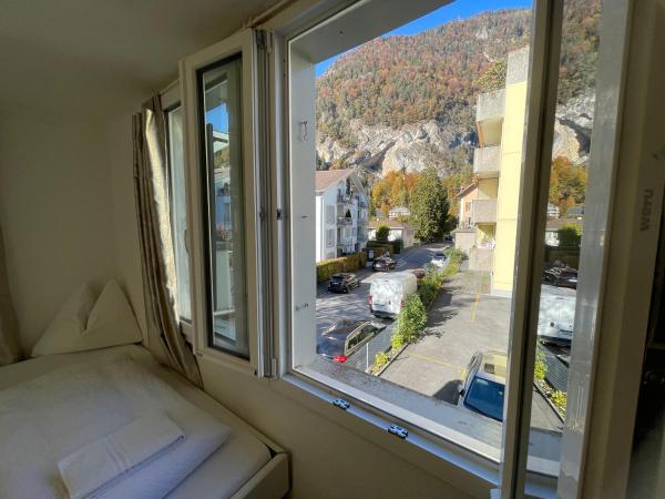 Interlaken Linda Inn Lodge : photo 2 de la chambre chambre double avec salle de bains commune