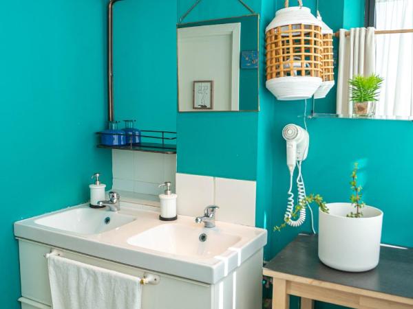 La Banda Rooftop Hostel : photo 1 de la chambre lit dans dortoir 6 lits avec salle de bains commune