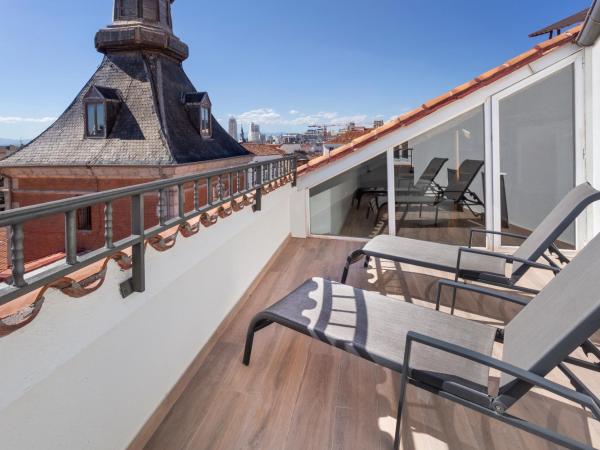 B&B HOTEL Madrid Centro Plaza Mayor : photo 1 de la chambre suite junior avec terrasse