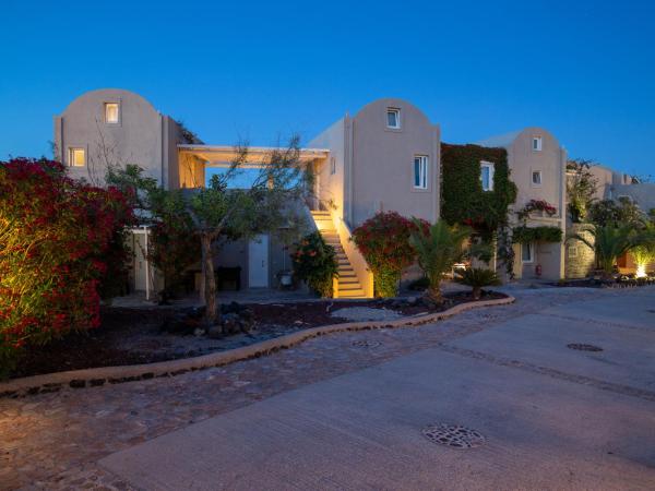 Thea Luxury Resort : photo 3 de la chambre studio standard avec vue sur mer et piscine