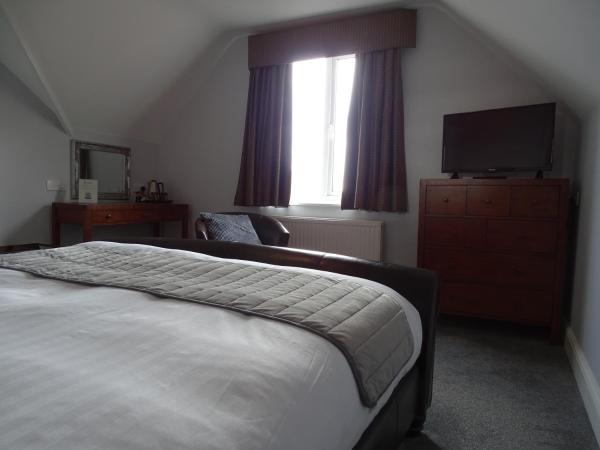 The Beeches Hotel & Leisure Club : photo 1 de la chambre suite junior
