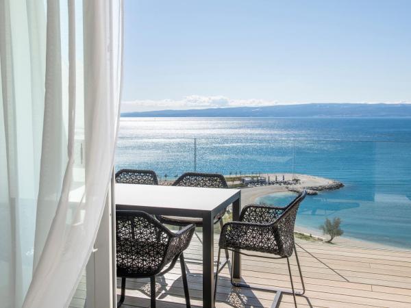 Radisson Blu Resort & Spa : photo 7 de la chambre suite premium avec terrasse - vue sur mer
