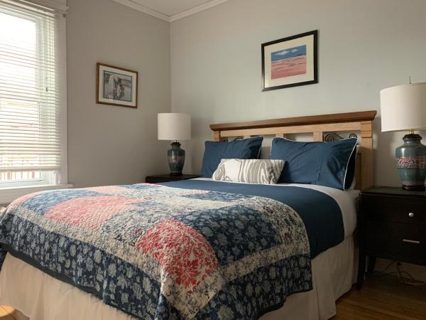 Rideau Inn : photo 1 de la chambre chambre lit queen-size avec salle de bains privative 