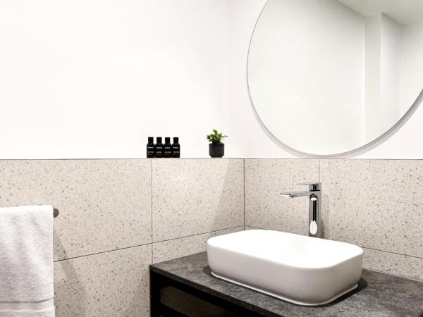 HotelMOTEL Adelaide : photo 7 de la chambre hm king room