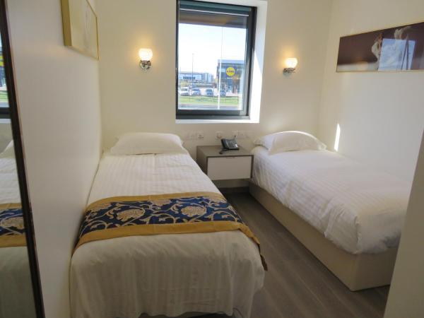 KYRIAD ROUEN SUD - Sotteville les Rouen : photo 2 de la chambre hébergement standard - 2 lits simples