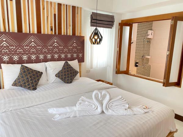 My Chiangmai Boutique Lodge : photo 2 de la chambre suite lit king-size avec balcon