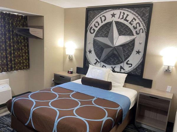 Super 8 by Wyndham San Antonio Downtown NE : photo 2 de la chambre chambre lit queen-size - non-fumeurs