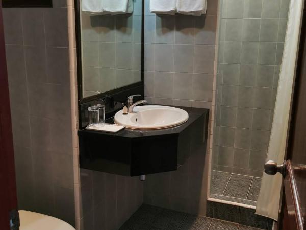 BaanBusarin Hotel : photo 2 de la chambre chambre double ou lits jumeaux avec balcon