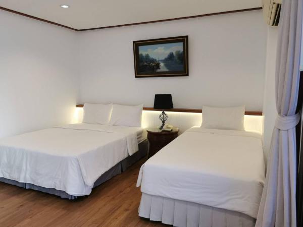 BaanBusarin Hotel : photo 3 de la chambre chambre double ou lits jumeaux avec balcon
