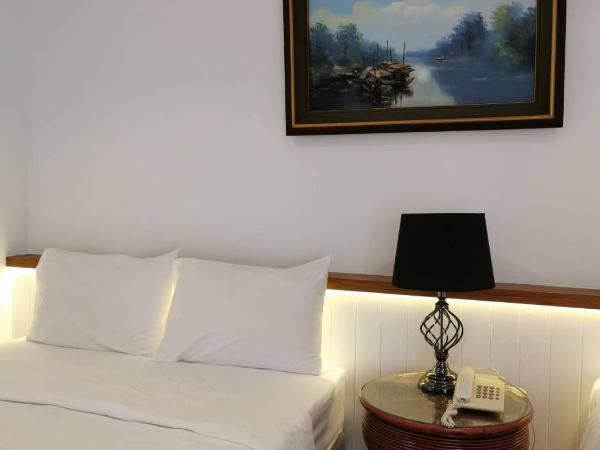 BaanBusarin Hotel : photo 7 de la chambre chambre double ou lits jumeaux avec balcon