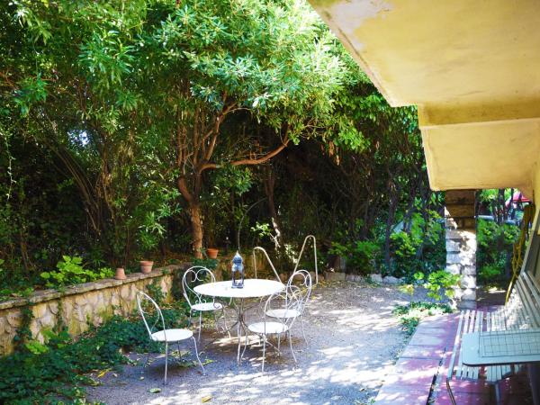 Chambres d'hôtes Avignon : photo 7 de la chambre chambre simple avec terrasse