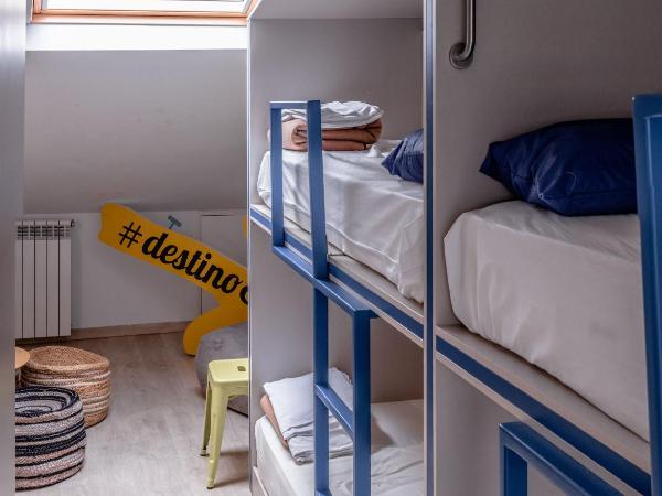 Santiago KM-0 : photo 5 de la chambre lit superposé dans dortoir mixte de 13 lits