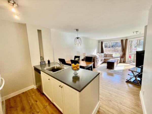 Best ski in ski out condo at Whistler : photo 8 de la chambre appartement - vue sur piscine