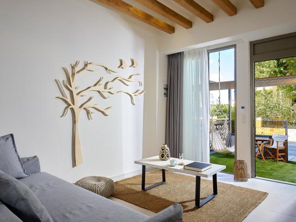 Stay 365 Heraklion Apart Hotel : photo 5 de la chambre suite - vue sur jardin
