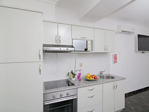 Villa Antea Apartments : photo 7 de la chambre appartement supérieur 2 chambres avec terrasse - vue sur mer